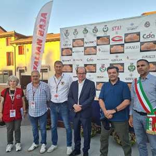 Al centro il vicegovernatore Mario Anzil - Al centro il vicegovernatore Mario Anzil