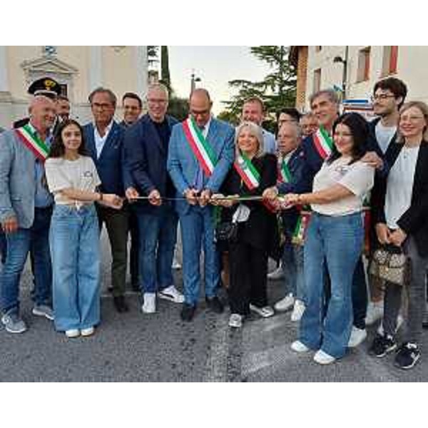Il presidente del Cr Fvg, Mauro Bordin, accanto al sindaco Loris Bazzo al taglio del nastro per Fiera dei Sapori, a Carlino - Il presidente del Cr Fvg, Mauro Bordin, accanto al sindaco Loris Bazzo al taglio del nastro per Fiera dei Sapori, a Carlino