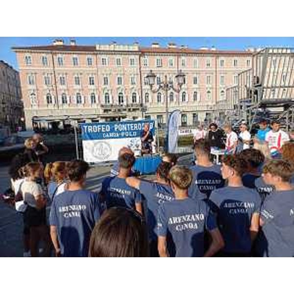 Lassessore regionale alla Difesa dellambiente, energia e sviluppo sostenibile, Fabio Scoccimarro, al Trofeo Ponterosso di canoa polo - Lassessore regionale alla Difesa dellambiente, energia e sviluppo sostenibile, Fabio Scoccimarro, al Trofeo Ponterosso di canoa polo
