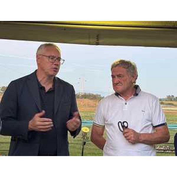 Il presidente Bordin, a sinistra nella foto, accanto al presidente dell'asd Tiro a volo Porpetto, Flavio Canciani - Il presidente Bordin, a sinistra nella foto, accanto al presidente dell'asd Tiro a volo Porpetto, Flavio Canciani