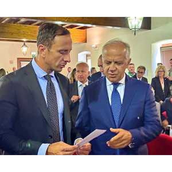 Il governatore del Friuli Venezia Giulia Massimiliano Fedriga insieme al ministro degli Interni Matteo Piantedosi. - Il governatore del Friuli Venezia Giulia Massimiliano Fedriga insieme al ministro degli Interni Matteo Piantedosi.