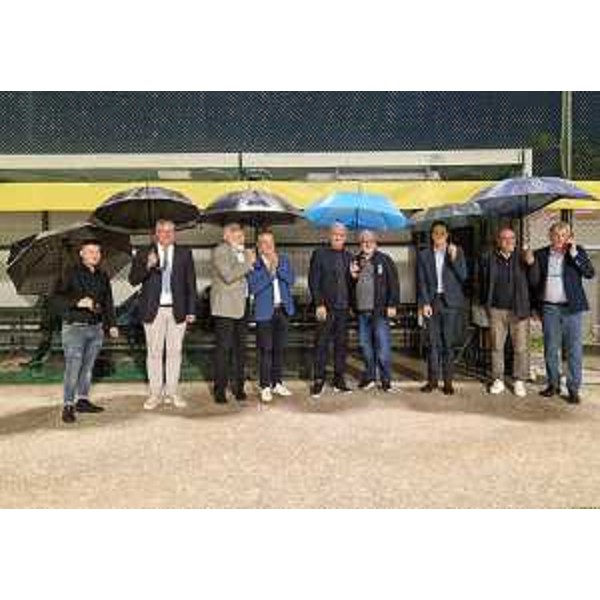 L'assessore regionale Fabio Soccimarro assieme al presidente del Coni Andrea Marcon al campo di baseball di Buttrio - L'assessore regionale Fabio Soccimarro assieme al presidente del Coni Andrea Marcon al campo di baseball di Buttrio