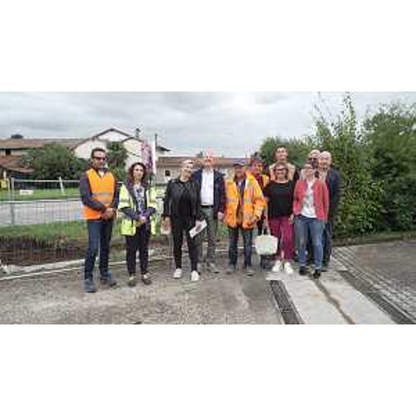 Lassessore regionale a Infrastrutture e territorio Cristina Amirante con i tecnici e gli amministratori locali a San Lorenzo Isontino - Lassessore regionale a Infrastrutture e territorio Cristina Amirante con i tecnici e gli amministratori locali a San Lorenzo Isontino 