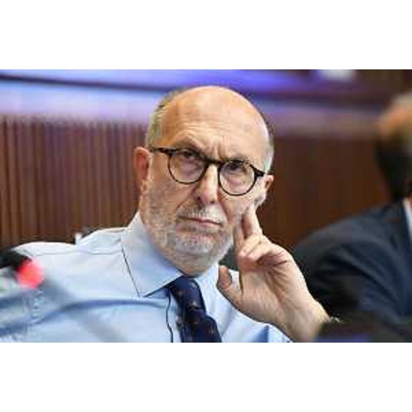 Lassessore alla Salute, politiche sociali e disabilità Riccardo Riccardi oggi in Consiglio regionale. - Lassessore alla Salute, politiche sociali e disabilità Riccardo Riccardi oggi in Consiglio regionale.