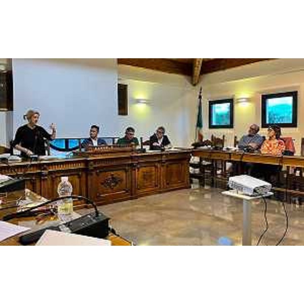 L'intervento dell'assessore regionale Cristina Amirante nel corso dei lavori della Prima commissione consiliare a Zoppola - L'intervento dell'assessore regionale Cristina Amirante nel corso dei lavori della Prima commissione consiliare a Zoppola