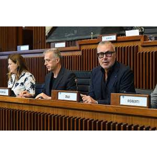 Stefano Balloch (FdI) e l'assessore Sergio Emidio Bini - Stefano Balloch (FdI) e l'assessore Sergio Emidio Bini