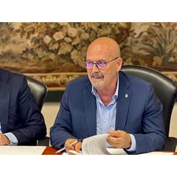 L'assessore regionale ai Sistemi informativi Sebastiano Callari durante la riunione di Giunta - L'assessore regionale ai Sistemi informativi Sebastiano Callari durante la riunione di Giunta