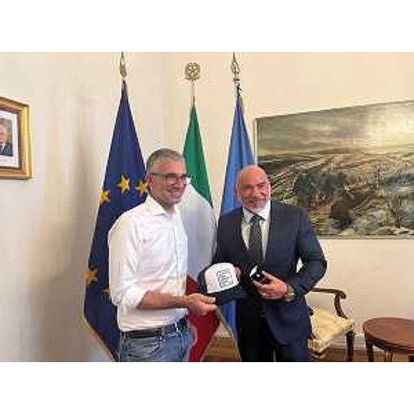 L'assessore Roberti assieme al comandante Sagani - L'assessore Roberti assieme al comandante Sagani