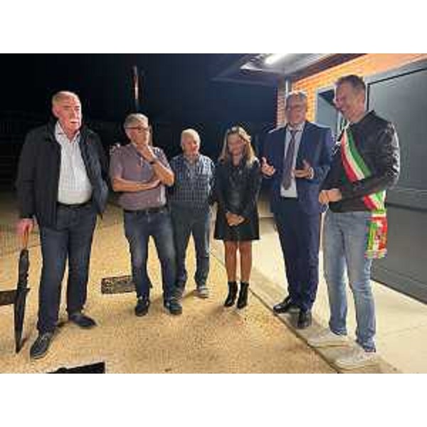 Il presidente del Cr Fvg, Mauro Bordin,mentre interviene accanto al sindaco di Ronchis, Manfredi Michelutto - Il presidente del Cr Fvg, Mauro Bordin,mentre interviene accanto al sindaco di Ronchis, Manfredi Michelutto