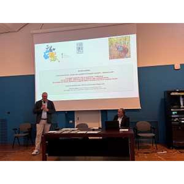 L'intervento del presidente Bordin a San Giorgio di Nogaro. Dall'altro lato del tavolo Giuseppe Napoli, presidente di Federsanità Fvg - L'intervento del presidente Bordin a San Giorgio di Nogaro. Dall'altro lato del tavolo Giuseppe Napoli, presidente di Federsanità Fvg