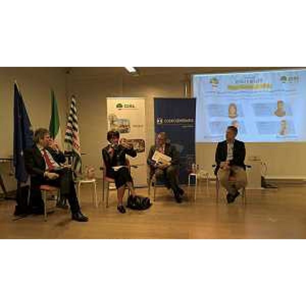 L'assessore regionale al Lavoro, Alessia Rosolen, intervenendo a Monfalcone alla tavola rotonda organizzata da Confcooperative Alpe Adria e dall'Associazione sindacale territoriale della Confederazione italiana sindacati lavoratori di Trieste e Gorizia - L'assessore regionale al Lavoro, Alessia Rosolen, intervenendo a Monfalcone alla tavola rotonda organizzata da Confcooperative Alpe Adria e dall'Associazione sindacale territoriale della Confederazione italiana sindacati lavoratori di Trieste e Gorizia