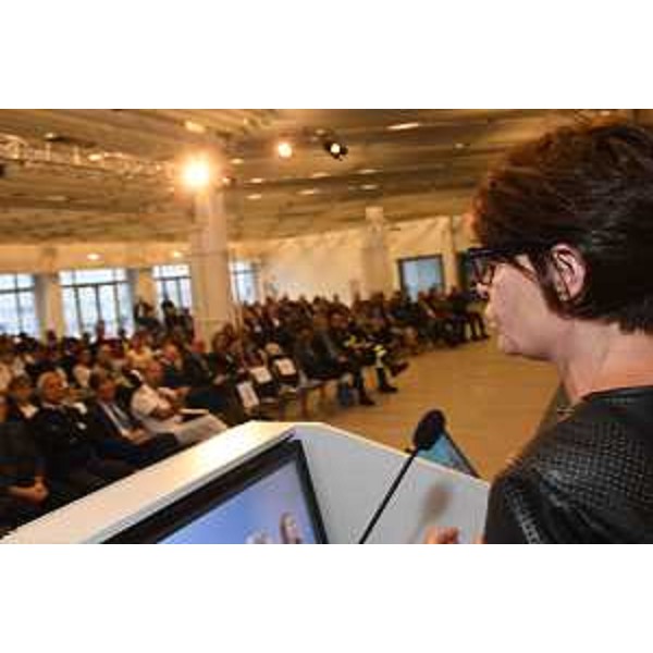 Lassessore regionale al Lavoro, formazione e istruzione, Alessia Rosolen alla celebrazione dei dieci anni di attività dellAccademia Nautica dellAdriatico - Lassessore regionale al Lavoro, formazione e istruzione, Alessia Rosolen alla celebrazione dei dieci anni di attività dellAccademia Nautica dellAdriatico