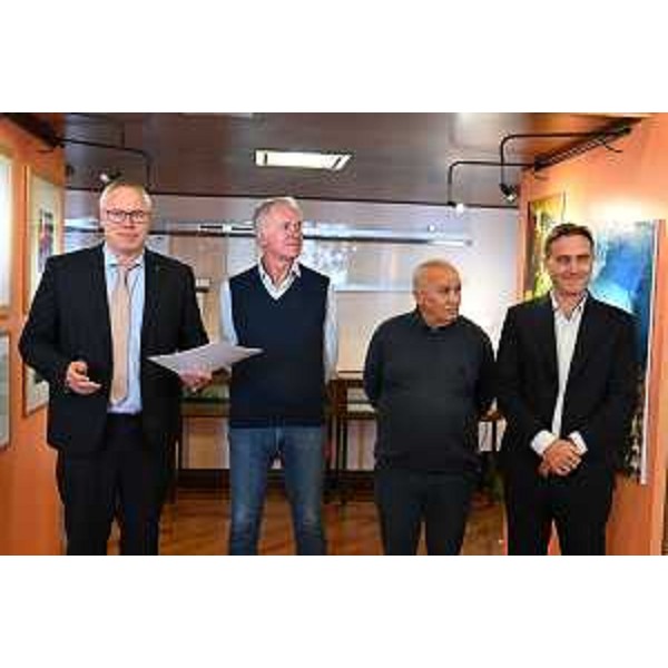 Il presidente del Cr Fvg, Mauro Bordin; il curatore della mostra, Sergio Dell'Anna; Antonio Pirone; il consigliere regionale Massimo Moretuzzo - Il presidente del Cr Fvg, Mauro Bordin; il curatore della mostra, Sergio Dell'Anna; Antonio Pirone; il consigliere regionale Massimo Moretuzzo