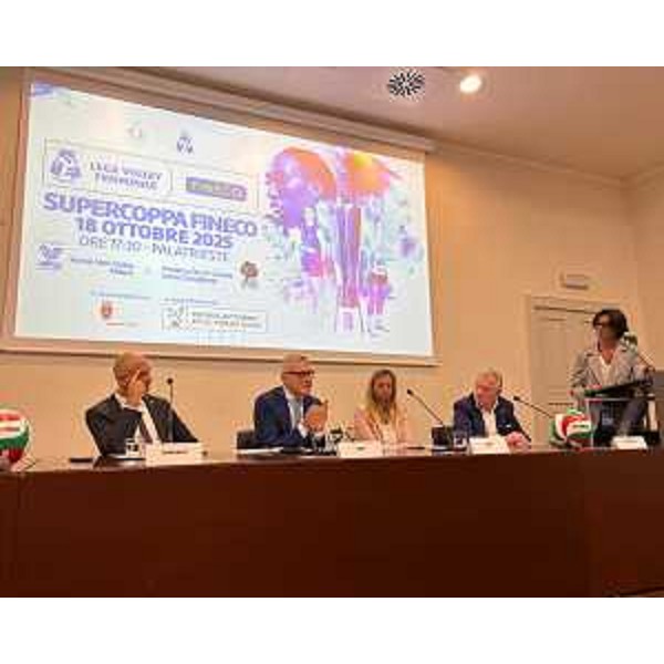 L'intervento dell'assessore regionale al Turismo Sergio Emidio Bini durante la conferenza stamnpa di presentazione della finale di supercoppa italiana a Trieste - L'intervento dell'assessore regionale al Turismo Sergio Emidio Bini durante la conferenza stamnpa di presentazione della finale di supercoppa italiana a Trieste