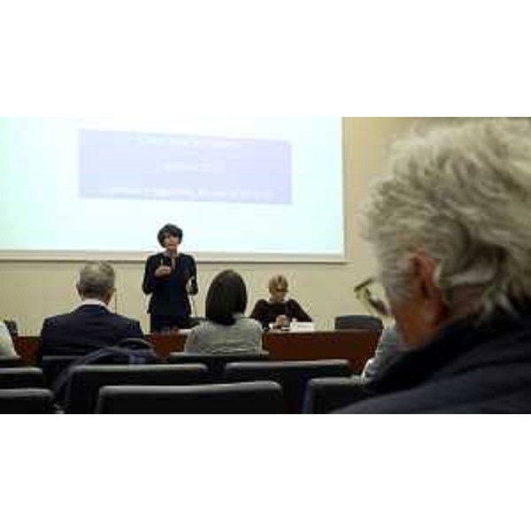 L'assessore Rosolen nel corso del suo intervento - L'assessore Rosolen nel corso del suo intervento