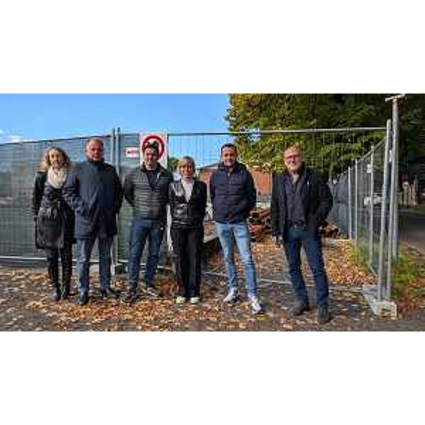 L'assessore regionale alle Finanze Barbara Zilli (terza da destra) durante l'incontro svoltosi oggi a Tarcento - L'assessore regionale alle Finanze Barbara Zilli (terza da destra) durante l'incontro svoltosi oggi a Tarcento