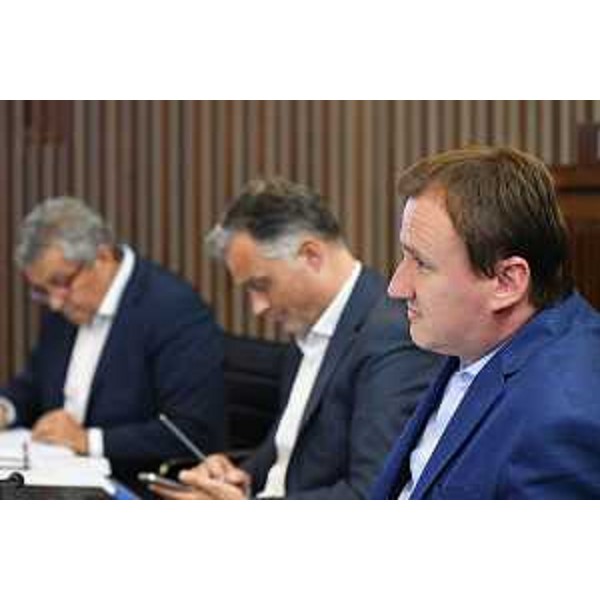 Da destra: Massimiliano Pozzo, Massimo Mentil e Francesco Martines (Pd) - Da destra: Massimiliano Pozzo, Massimo Mentil e Francesco Martines (Pd)