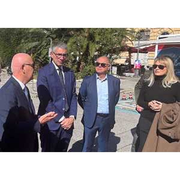 Da sinistra, il prefetto Giuseppe Petronzi, l'assessore regionale Pierpaolo Roberti, il presidente dell'Aci di Trieste Riccardo Novacco e il questore Lilia Fredella - Da sinistra, il prefetto Giuseppe Petronzi, l'assessore regionale Pierpaolo Roberti, il presidente dell'Aci di Trieste Riccardo Novacco e il questore Lilia Fredella