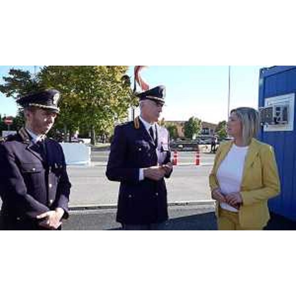 A destra l'assessore regionale alle Infrastrutture e Territorio Cristina Amirante. - A destra l'assessore regionale alle Infrastrutture e Territorio Cristina Amirante.