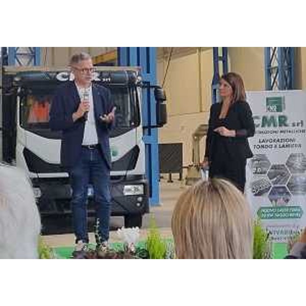 L'intervento dell'assessore regionale Stefano Zannier durante la cerimonia di inaugurazione del nuovo capannone della Cmr a Spilimbergo - L'intervento dell'assessore regionale Stefano Zannier durante la cerimonia di inaugurazione del nuovo capannone della Cmr a Spilimbergo