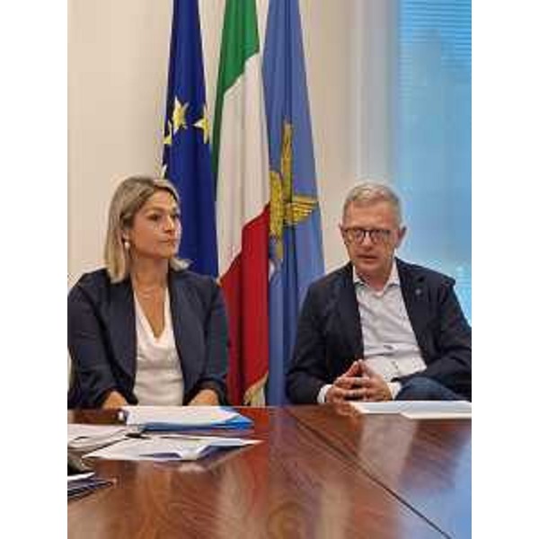 L'assessore regionale Zannier con la presidente del Consorzio bonifica pianura friulana Rosanna Clocchiatti - L'assessore regionale Zannier con la presidente del Consorzio bonifica pianura friulana Rosanna Clocchiatti