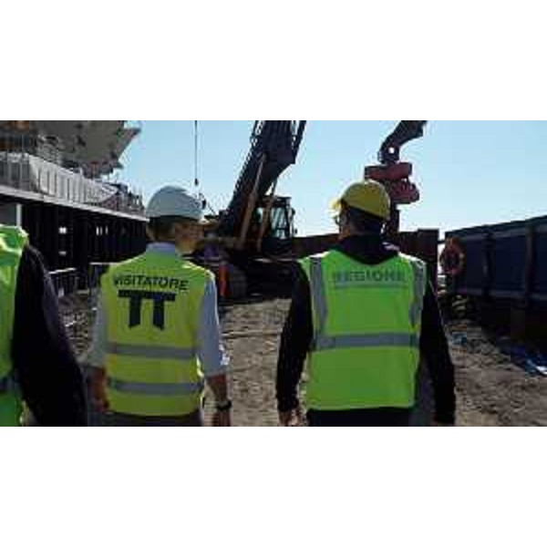 Il sopralluogo nel cantiere della Terrazza a Mare di Lignano Sabbiadoro. - Il sopralluogo nel cantiere della Terrazza a Mare di Lignano Sabbiadoro.