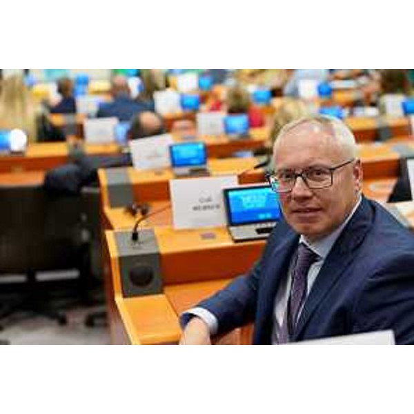 Il presidente del Cr Fvg, Mauro Bordin, a Bruxelles durante la sessione plenaria del Comitato europeo delle Regioni - Il presidente del Cr Fvg, Mauro Bordin, a Bruxelles durante la sessione plenaria del Comitato europeo delle Regioni
