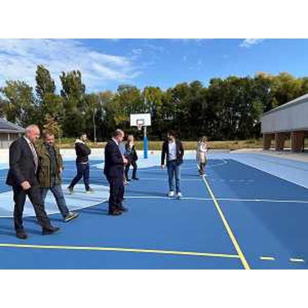 Un momento della visita del vicegovernatore con delega a Cultura e Sport, Mario Anzil, al nuovo Le Fucine Sport Center di Buttrio. - Un momento della visita del vicegovernatore con delega a Cultura e Sport, Mario Anzil, al nuovo Le Fucine Sport Center di Buttrio.