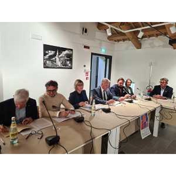 Il tavolo aquileiese con l'assessore regionale Barbara Zilli al centro - Il tavolo aquileiese con l'assessore regionale Barbara Zilli al centro