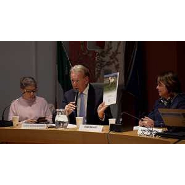 L'assessore Scoccimarro alla sosttoscrizione del Documento d'intenti verso il contratto di Fiume Isonzo - L'assessore Scoccimarro alla sosttoscrizione del Documento d'intenti verso il contratto di Fiume Isonzo