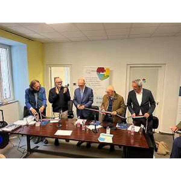 Il taglio del nastro al Crid di Trieste in via Gatteri - Il taglio del nastro al Crid di Trieste in via Gatteri