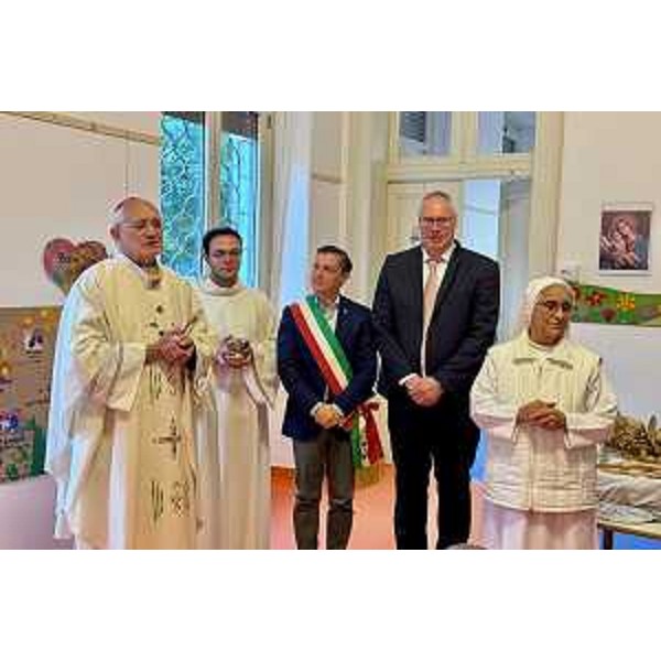 Il presidente del Cr Fvg, Mauro Bordin, accanto al vicesindaco di Udine, Alessandro Venanzi, all'inaugurazione del nido Il Germoglio, presso la scuola Nostra Signora dell'Orto - Il presidente del Cr Fvg, Mauro Bordin, accanto al vicesindaco di Udine, Alessandro Venanzi, all'inaugurazione del nido Il Germoglio, presso la scuola Nostra Signora dell'Orto