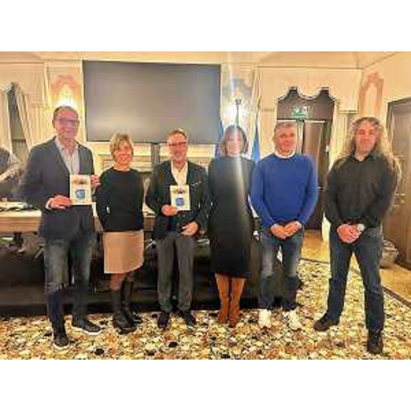 Seconda da sinistra l'assessore Barbara Zilli - Seconda da sinistra l'assessore Barbara Zilli