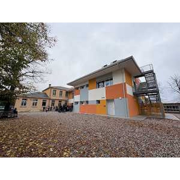 Il nuovo ampliamento della scuola primaria di Camino al Tagliamento. - Il nuovo ampliamento della scuola primaria di Camino al Tagliamento.