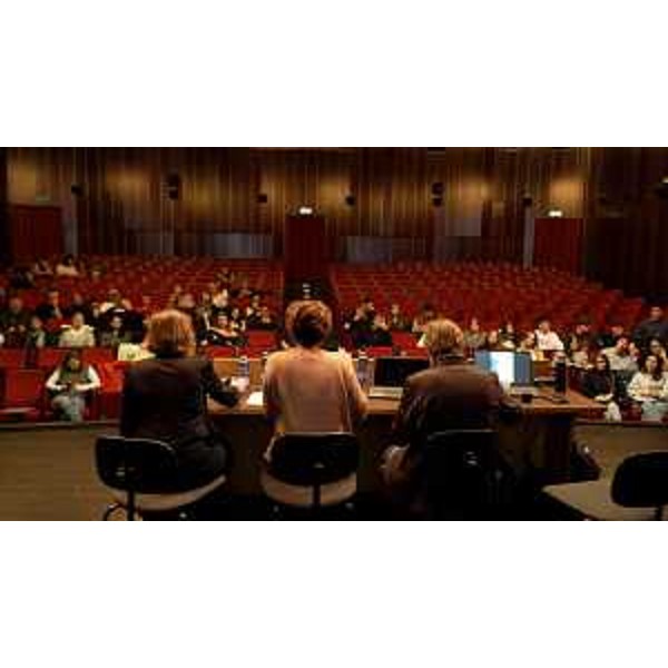 L'intervento dell'assessore Rosolen al Kulturni dom di Gorizia - L'intervento dell'assessore Rosolen al Kulturni dom di Gorizia