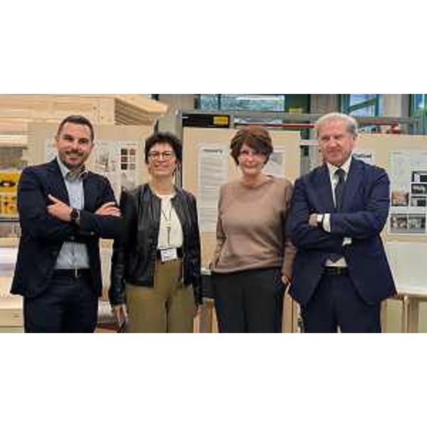 L'assessore regionale al Lavoro, Formazione, Istruzione, Ricerca, Università e Famiglia Alessia Rosolen, all'Istituto tecnico per geometri (Itg) Marinoni di Udine in occasione dell'inaugurazione della sesta Innovation platform del Cluster Arredo - L'assessore regionale al Lavoro, Formazione, Istruzione, Ricerca, Università e Famiglia Alessia Rosolen, all'Istituto tecnico per geometri (Itg) Marinoni di Udine in occasione dell'inaugurazione della sesta Innovation platform del Cluster Arredo