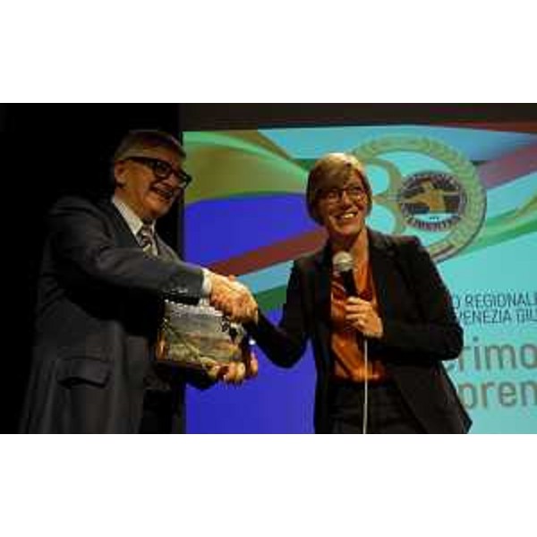 Lassessore alle Finanze Barbara Zilli alle premiazioni del Centro Libertas. - Lassessore alle Finanze Barbara Zilli alle premiazioni del Centro Libertas.