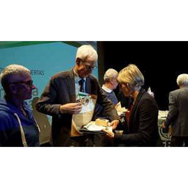 Un altro momento della cerimonia. - Un altro momento della cerimonia.