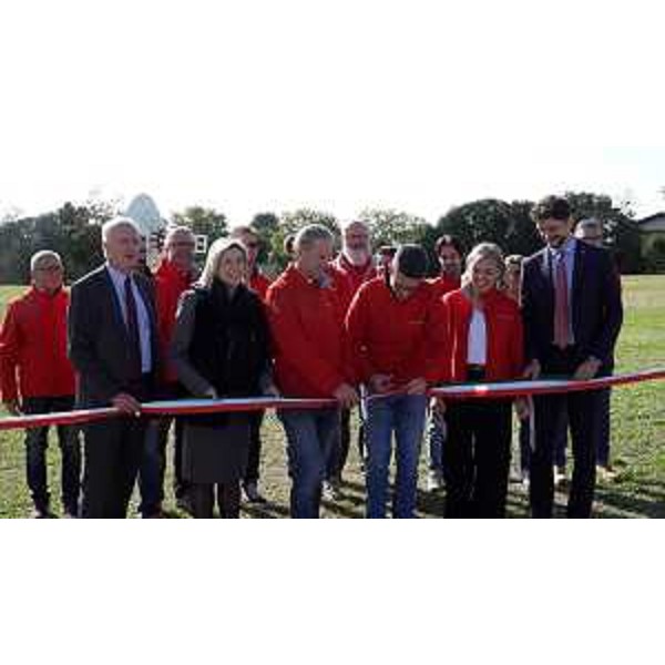 Il taglio del nastro del Pl Space center, la struttura realizzata dallimpresa PrimaLuceLab nel contesto del Polo Tecnologico Alto Adriatico - Il taglio del nastro del Pl Space center, la struttura realizzata dallimpresa PrimaLuceLab nel contesto del Polo Tecnologico Alto Adriatico