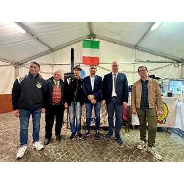 Foto di gruppo durante la Hubertus Messe a Rivignano Teor - Foto di gruppo durante la Hubertus Messe a Rivignano Teor