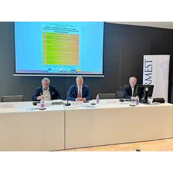 L'intervento dell'assessore regionale alle Attività produttive Sergio Emidio Bini al corso organizzato da Finest a Udine - L'intervento dell'assessore regionale alle Attività produttive Sergio Emidio Bini al corso organizzato da Finest a Udine