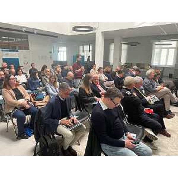 La platea dell'evento concusivo di "Ideas 4 Innovation" all'Urban Center di Trieste - La platea dell'evento concusivo di "Ideas 4 Innovation" all'Urban Center di Trieste