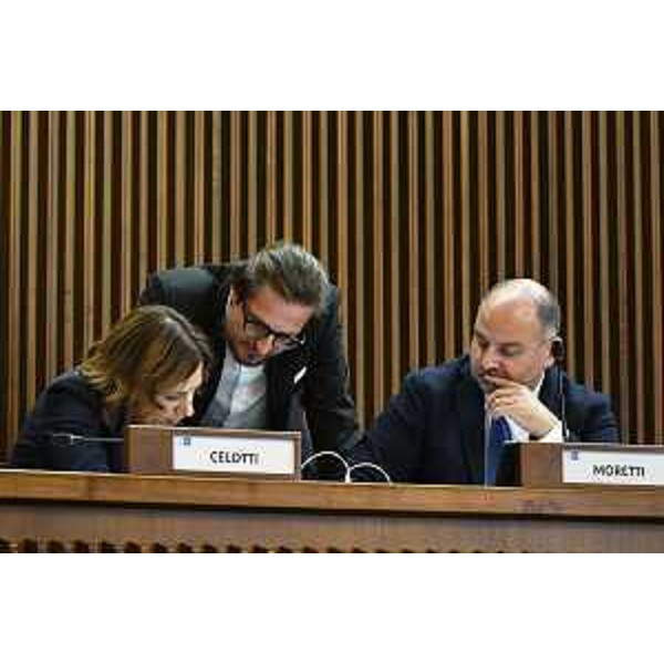 Da sinistra Manuela Celotti (Pd), Enrico Bullian (Patto-Civica) e Diego Moretti, capogruppo dem - Da sinistra Manuela Celotti (Pd), Enrico Bullian (Patto-Civica) e Diego Moretti, capogruppo dem