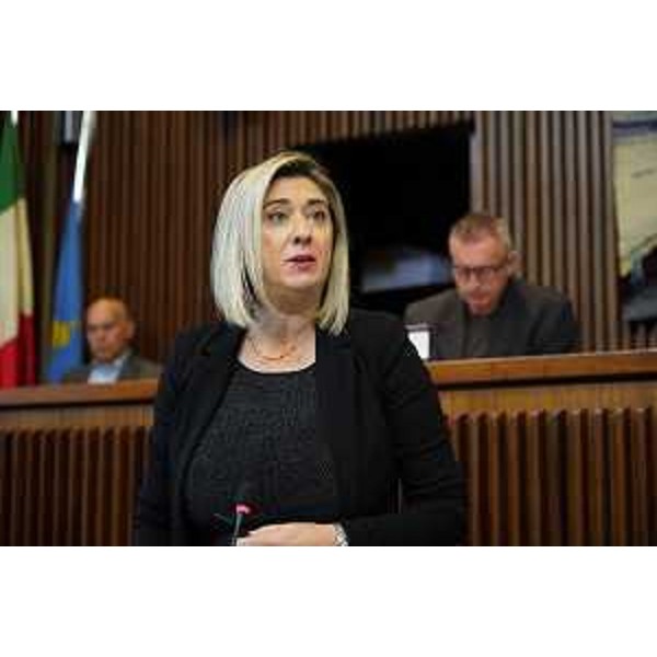 L'assessore regionale alle Infrastrutture e territorio Cristina Amirante oggi in Aula - L'assessore regionale alle Infrastrutture e territorio Cristina Amirante oggi in Aula
