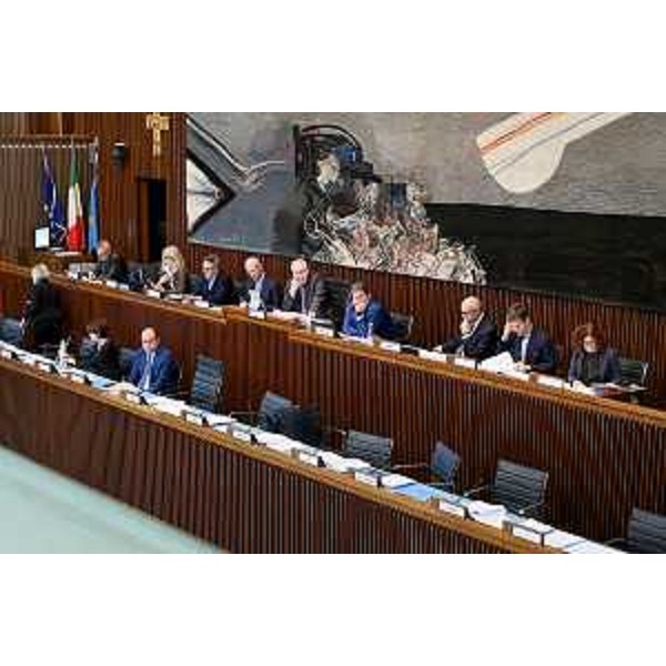 I banchi della presidenza durante la seduta del Cr - I banchi della presidenza durante la seduta del Cr