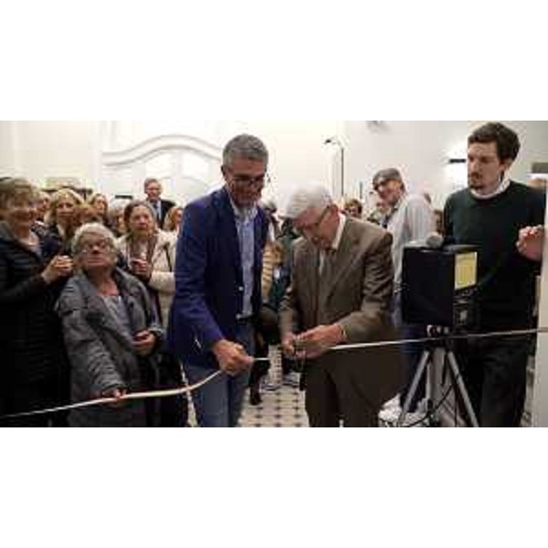 Il taglio del nastro - Il taglio del nastro