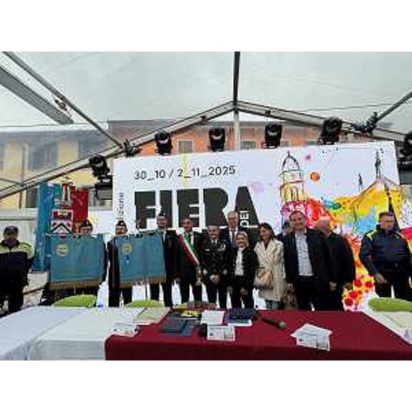 Il presidente del Cr Fvg, Mauro Bordin, prende parte alla cerimonia per la cittadinanza onoraria al 2° Stormo dell'Aeronautica militare con il consigliere regionale Massimiliano Pozzo (primo a destra) - Il presidente del Cr Fvg, Mauro Bordin, prende parte alla cerimonia per la cittadinanza onoraria al 2° Stormo dell'Aeronautica militare con il consigliere regionale Massimiliano Pozzo (primo a destra)