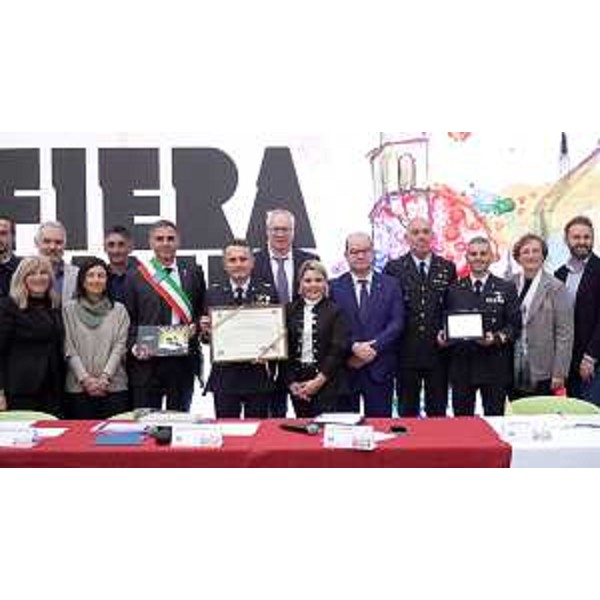 La cerimonia ufficiale di conferimento della cittadinanza onoraria - La cerimonia ufficiale di conferimento della cittadinanza onoraria