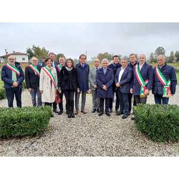 Al centro, Mauro Di Bert alla cerimonia commemorativa di Gonars - Al centro, Mauro Di Bert alla cerimonia commemorativa di Gonars