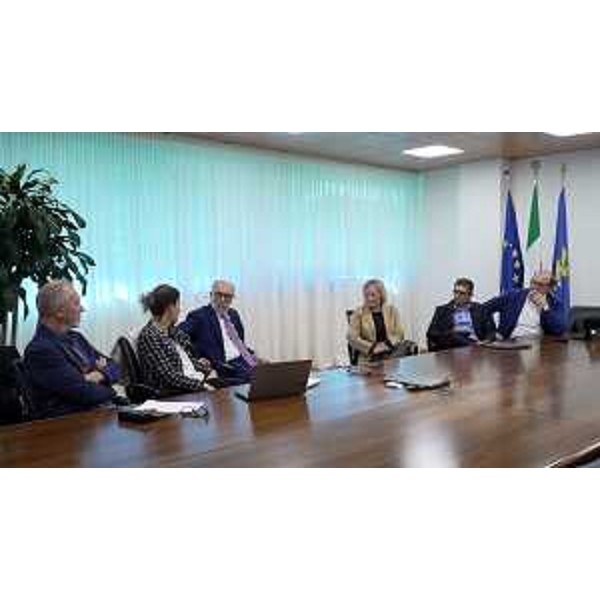 'assessore regionale alla Salute Riccardo Riccardi all'incontro che si è svolto oggi nella sede della Regione a Udine, alla presenza dell'Azienda regionale di coordinamento per la salute (Arcs), della Direzione centrale Salute e dell'Università degli Studi di Udine - 'assessore regionale alla Salute Riccardo Riccardi all'incontro che si è svolto oggi nella sede della Regione a Udine, alla presenza dell'Azienda regionale di coordinamento per la salute (Arcs), della Direzione centrale Salute e dell'Università degli Studi di Udine